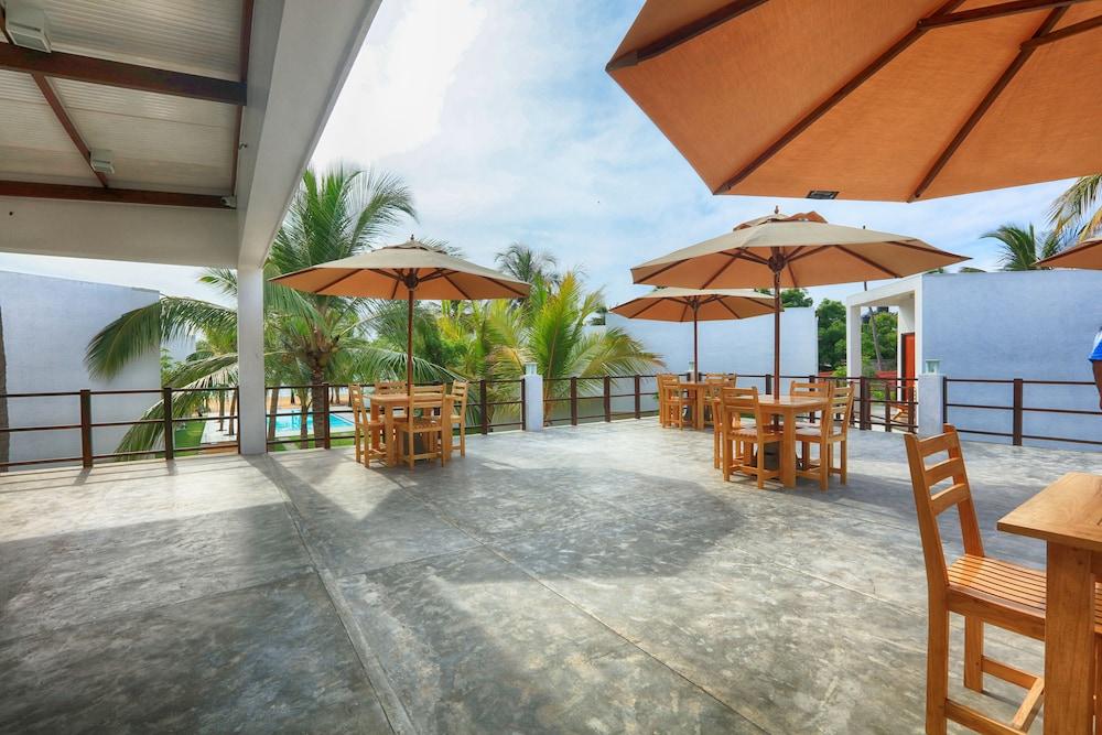 Arugambay Roccos Hotel Arugam Bay Buitenkant foto